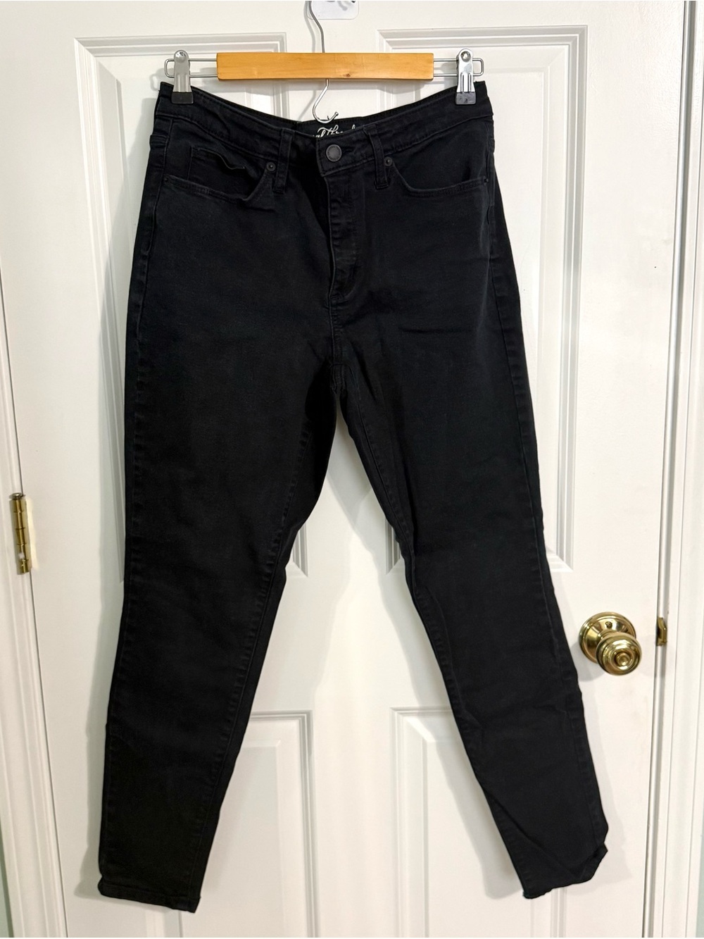 Universal Threads Black Wash Skinny Jeans size 10R